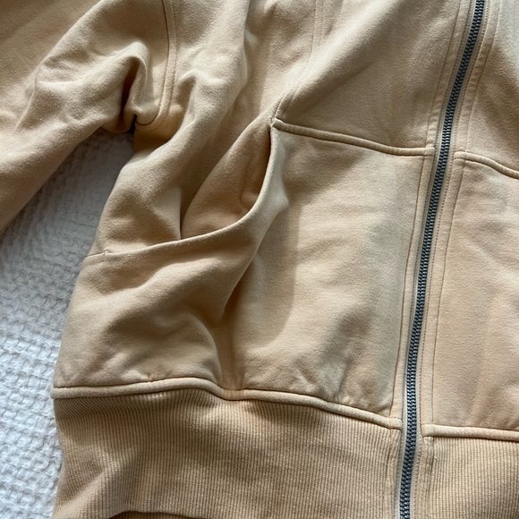 Lululemon Crop - Picture 7 of 8